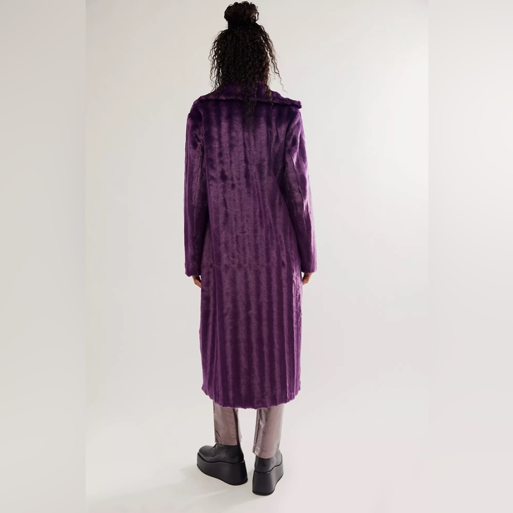 Unreal Fur
Velvet Underground Coat Free People - Picture 3 of 6